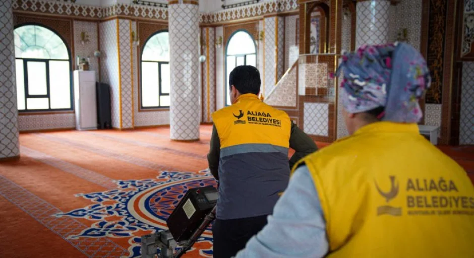 Aliağa'da Ramazan Öncesi İbadethane Temizliği