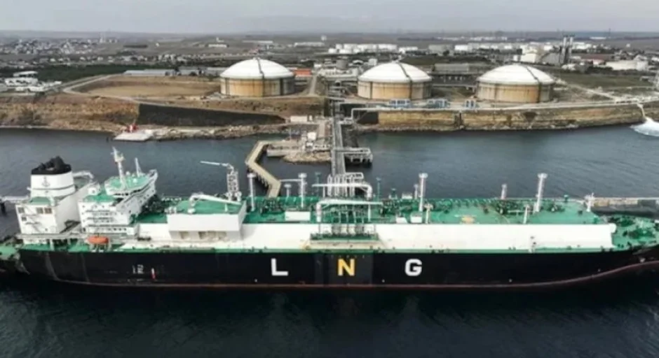 Dev LNG Gemisi Aliağa Yolunda