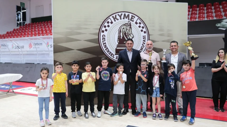 Satranç Tutkunları Aliağa'da Buluştu