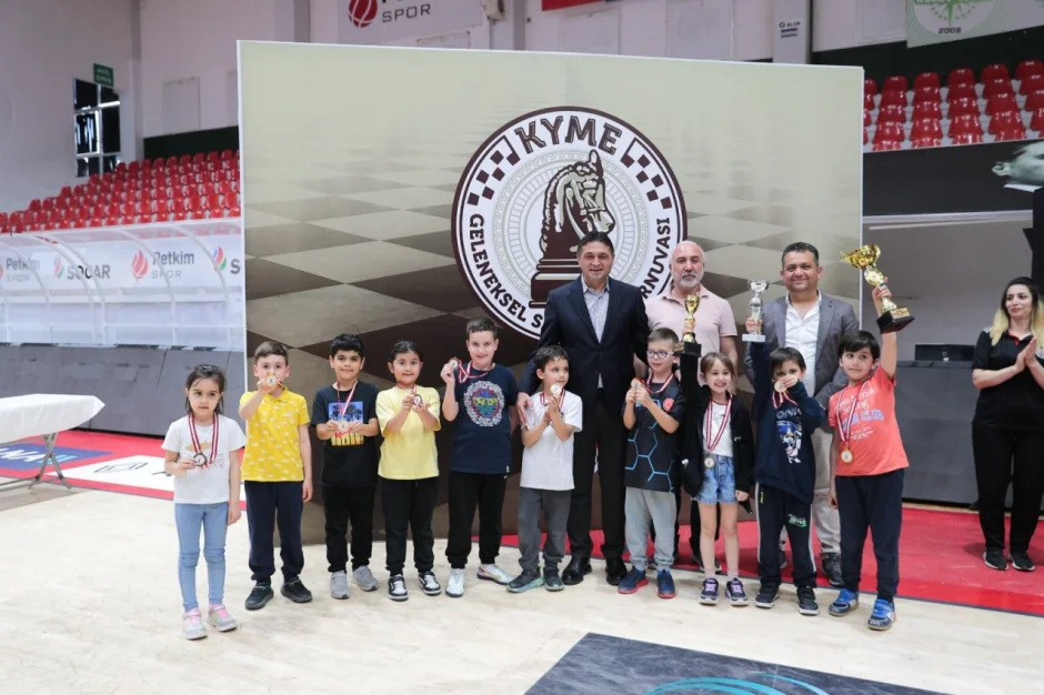 Satranç Tutkunları Aliağa'da Buluştu
